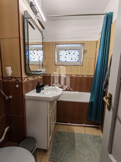 Apartament cu 2 camere semidecomandat, mobilat în Casa de Cultură