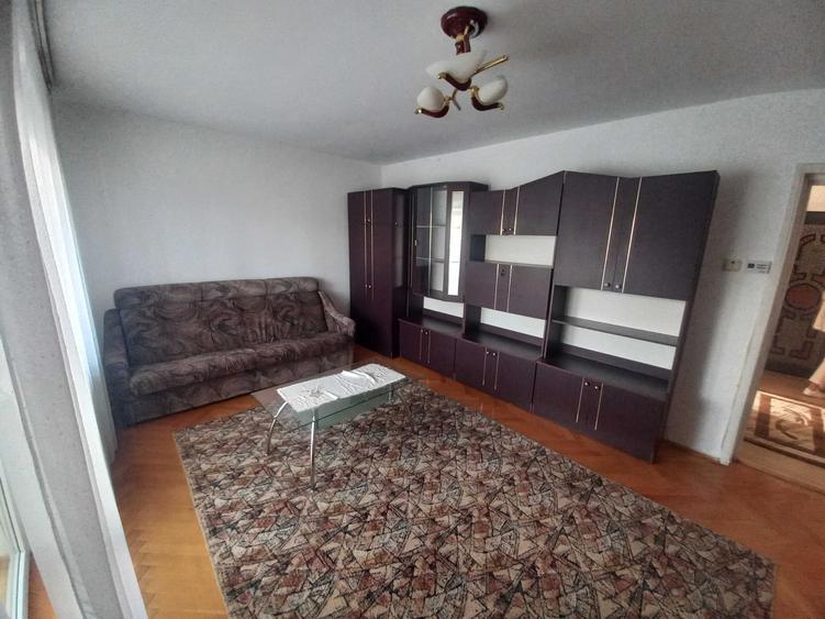 Apartament cu 3 camere decomandat în Zorilor