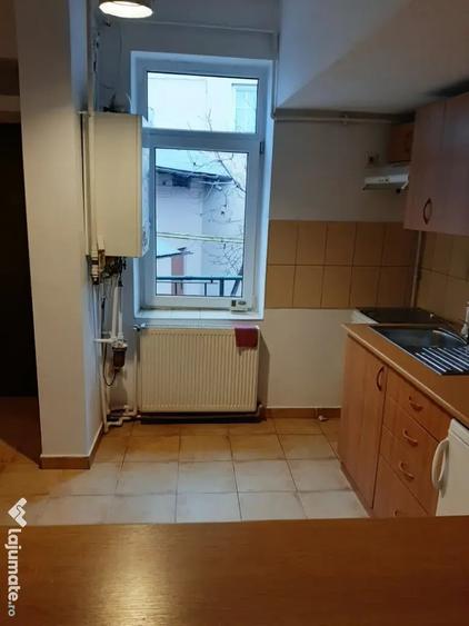 Garsonieră decomandată în Central