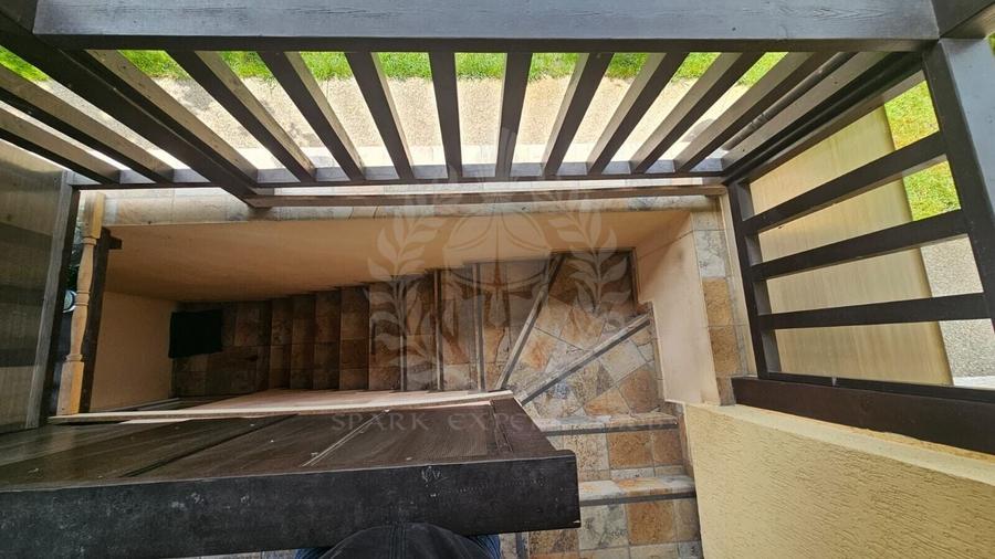Casă individuală cu 4 camere cu Garaj în Mihai Bravu