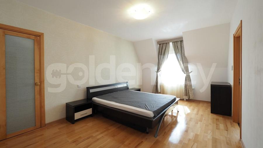 Duplex cu 6 camere cu Piscina în Iancu Nicolae