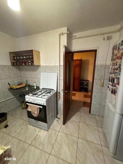 Apartament cu 3 camere în Tomis III