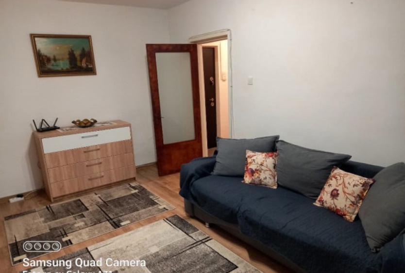 Apartament cu 3 camere decomandat, mobilat în Grivița