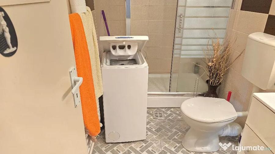 Apartament cu 4 camere decomandat în Decebal