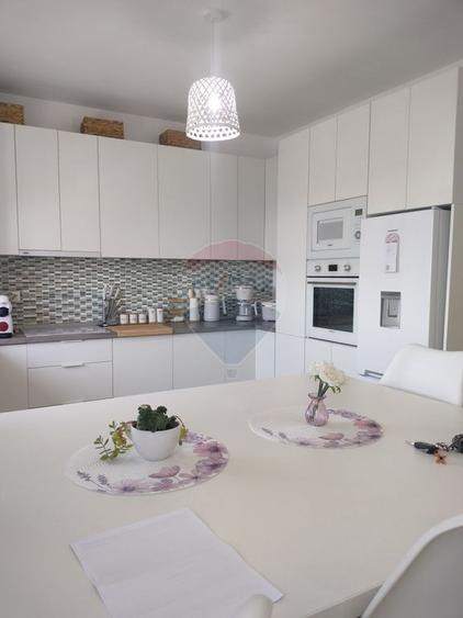 Casă cu 3 camere cu Teren 256 Mp în Nazna