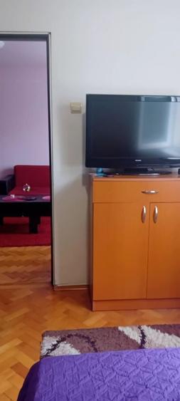 Apartament cu 3 camere semidecomandat în Mureșeni