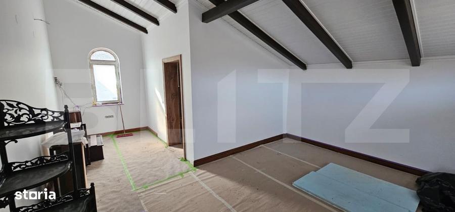Casă cu 4 camere în Criș