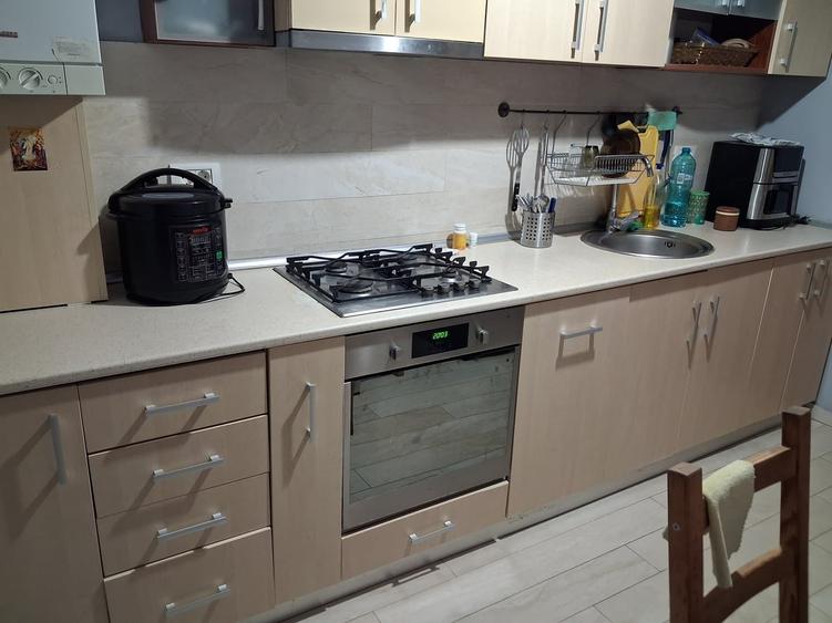 Apartament cu 3 camere, mobilat în Dudești