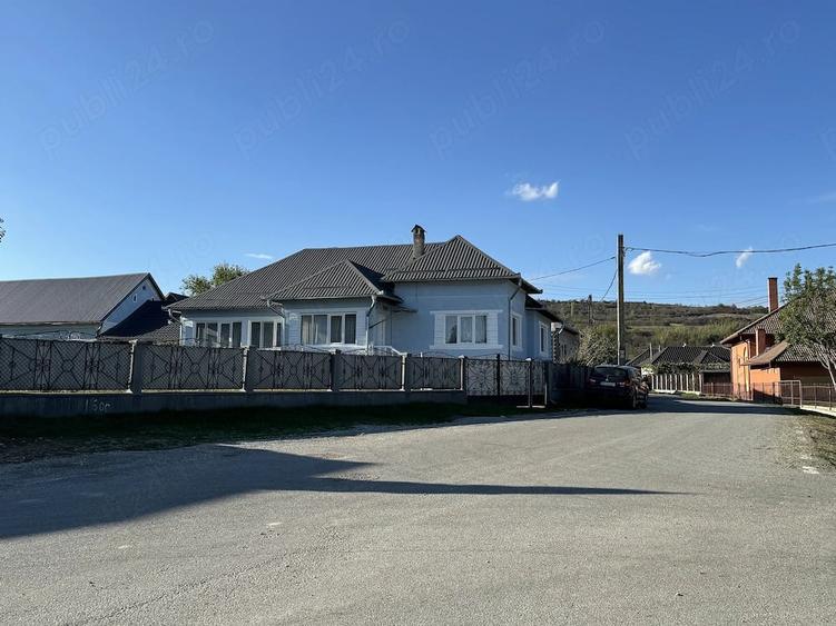 Casă cu 4 camere cu Teren 3200 Mp în Săsarm