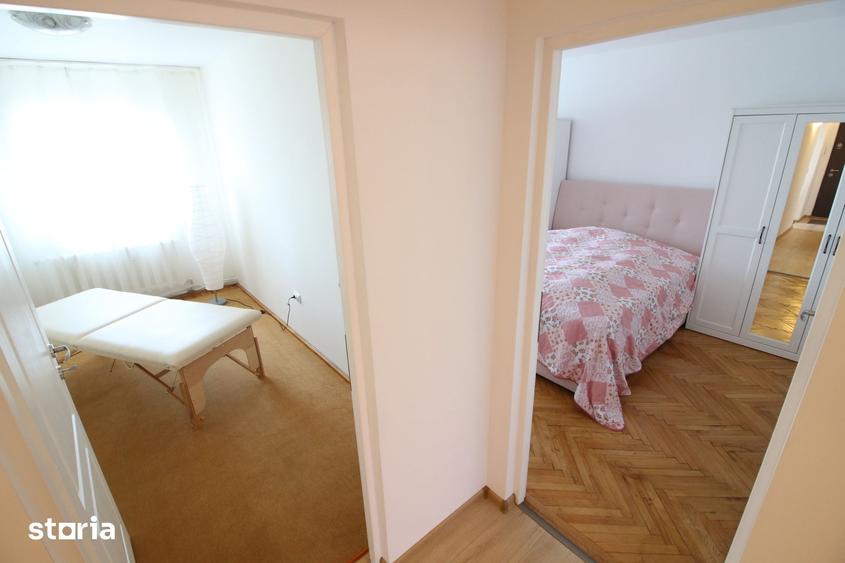 Apartament cu 4 camere decomandat în Piața Centrală