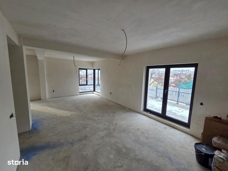 Casă cu 4 camere cu Teren 300 Mp în Dâmbul Rotund