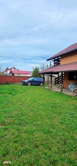 Casă cu 4 camere cu Teren 1701 Mp în Racovița