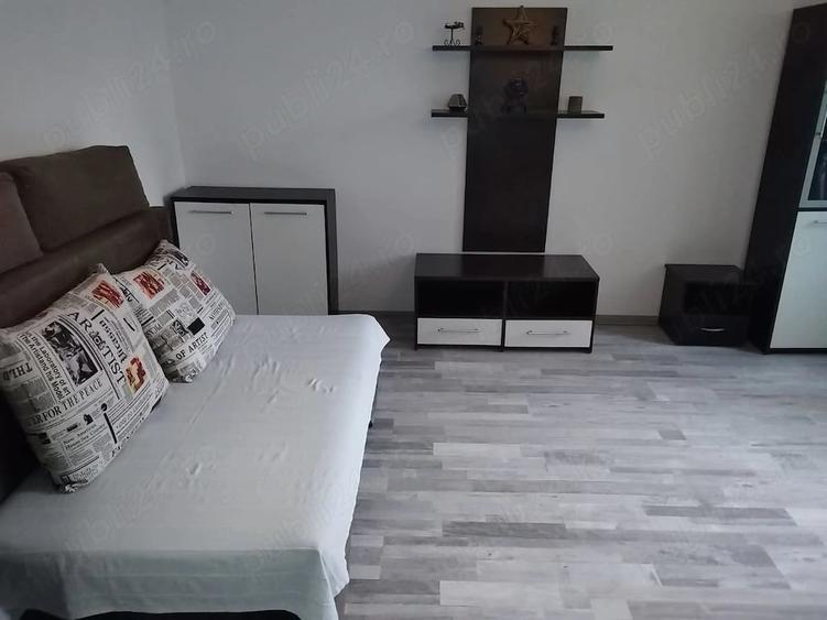 Garsonieră decomandată în Central