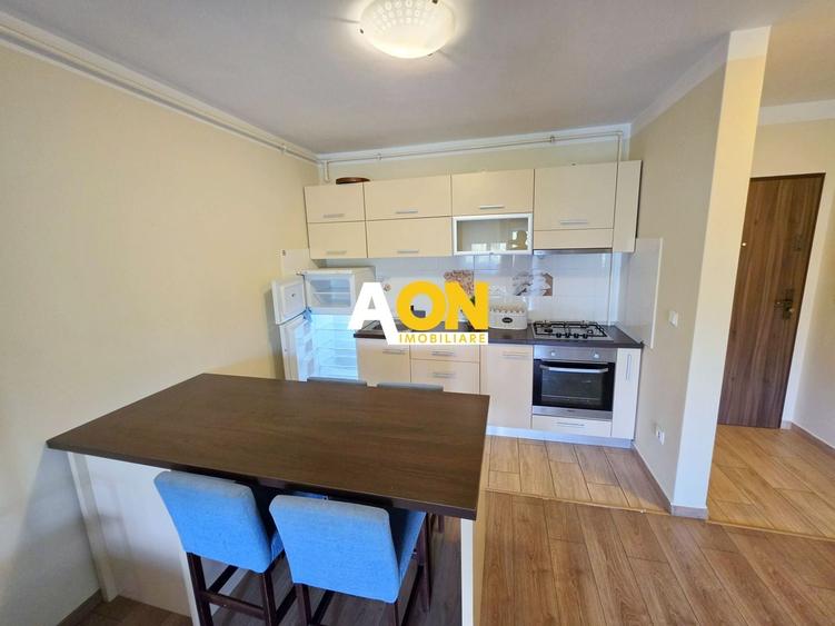 Apartament cu 3 camere decomandat, mobilat în Cetate