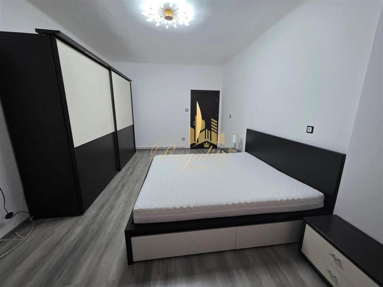 Apartament cu 5 camere decomandat, mobilat în Girocului
