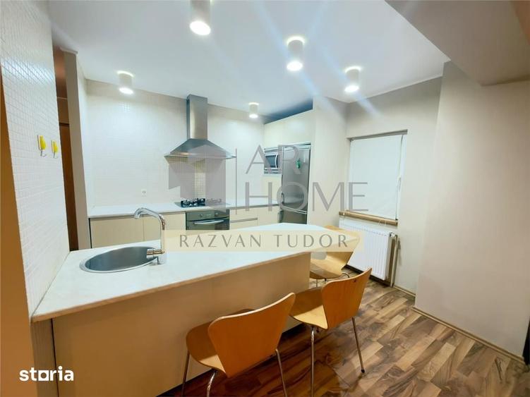 Apartament cu 3 camere decomandat în Democrației