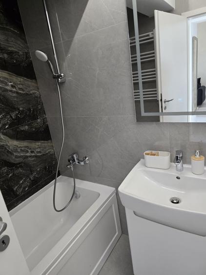 Apartament cu 2 camere decomandat în Exterior Vest