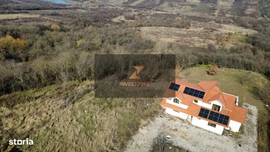 Casă cu 4 camere cu Teren 1253 Mp în Central