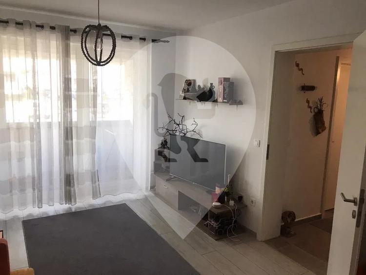 Apartament cu 2 camere decomandat în Tractorul