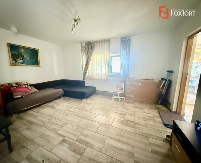 Casă individuală cu 6 camere cu Canalizare în Sânandrei