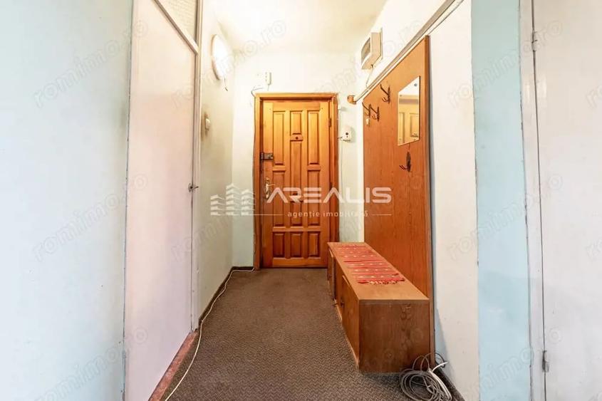 Apartament cu 3 camere decomandat în Băncilor
