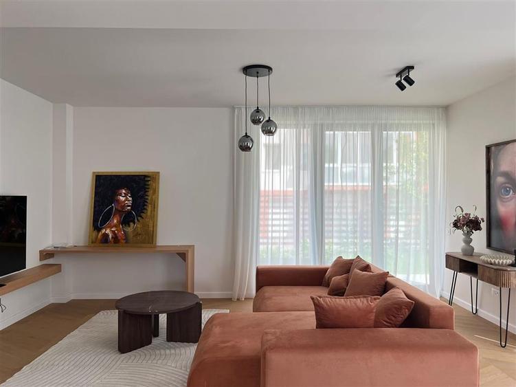 Casă cu 3 camere cu Teren 350 Mp în Exterior Vest