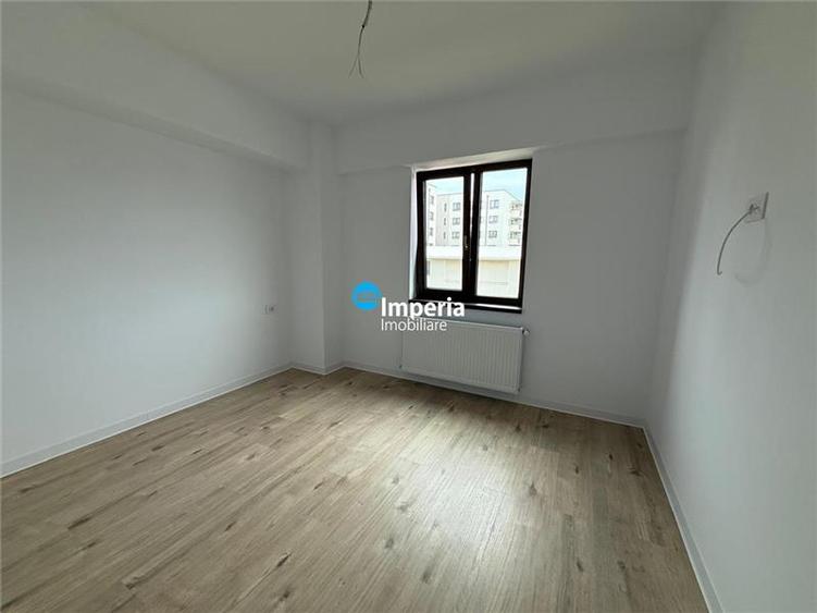 Apartament cu 3 camere decomandat în Valea Lupului