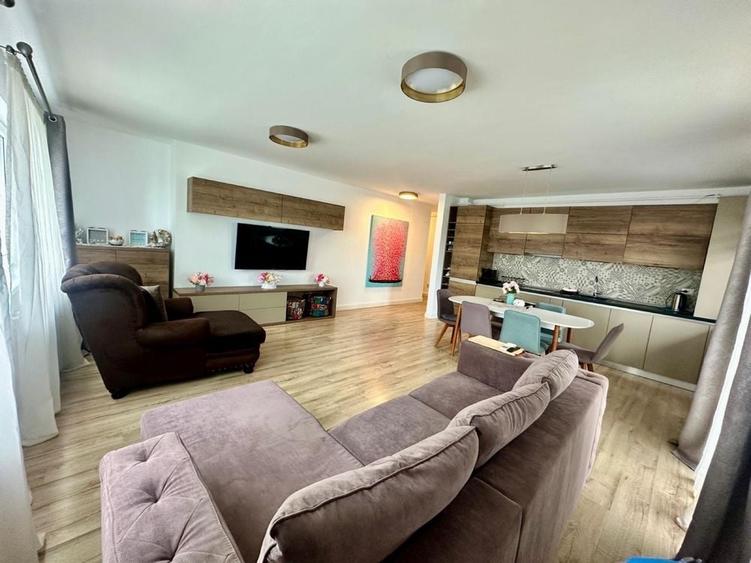 Apartament cu 3 camere în Florești