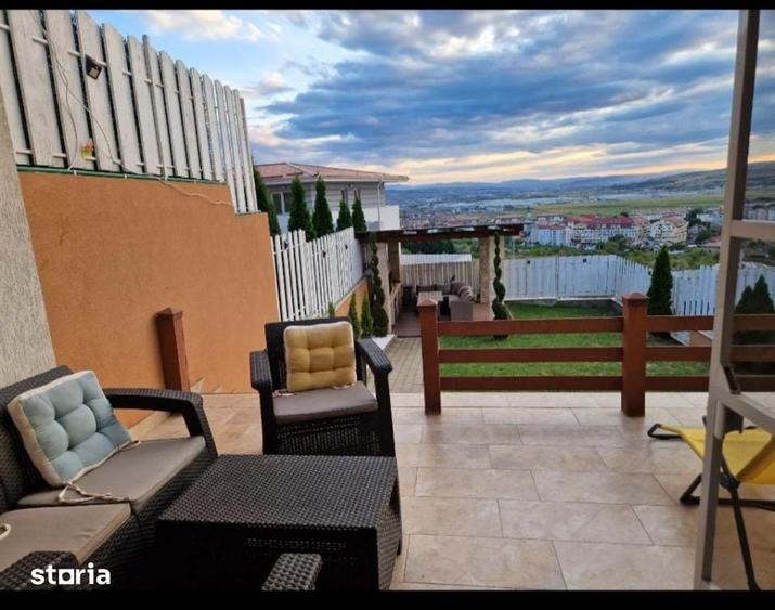 Casă cu 4 camere cu Teren 150 Mp în Central