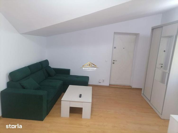 Apartament cu 3 camere decomandat în Nicolina