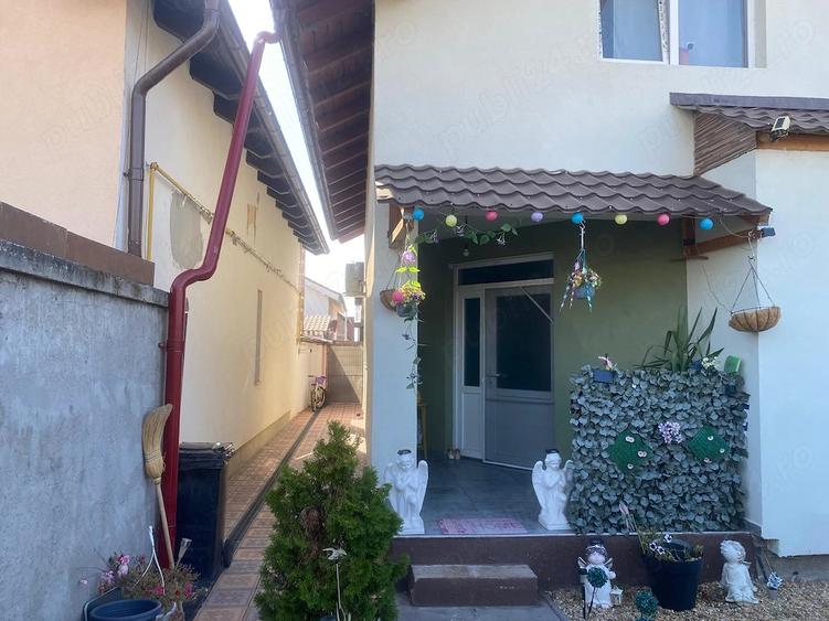 Casă cu 4 camere cu Teren 300 Mp în Livada