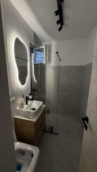 Apartament cu 3 camere semidecomandat în Central