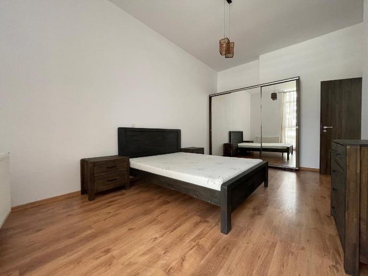 Apartament cu 2 camere semidecomandat, mobilat în Soarelui