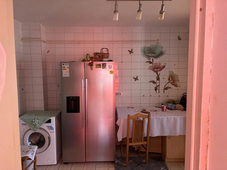 Apartament cu 4 camere decomandat în Central