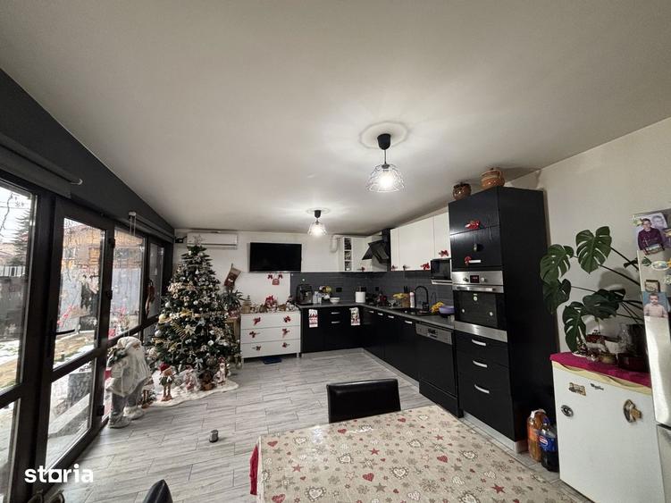 Casă cu 6 camere cu Teren 400 Mp în Străulești