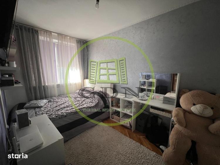 Apartament cu 3 camere semidecomandat, mobilat în Central