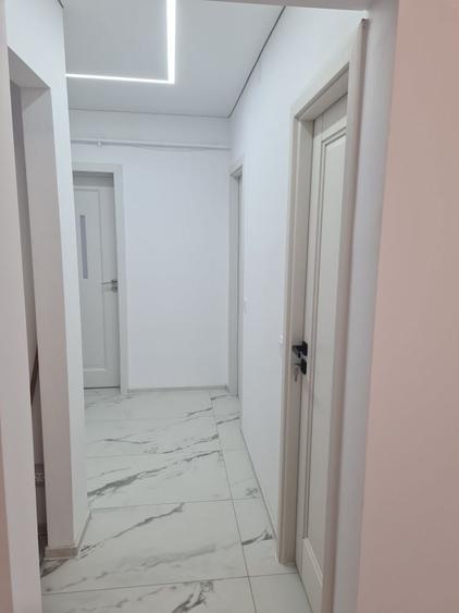 Apartament cu 3 camere în Micro 19