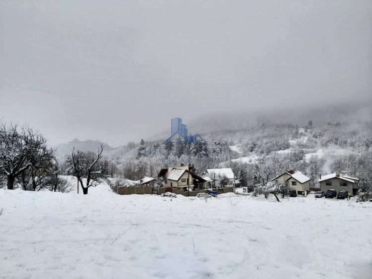 Teren Construcții intravilan de 706 mp, în Cisnădioara