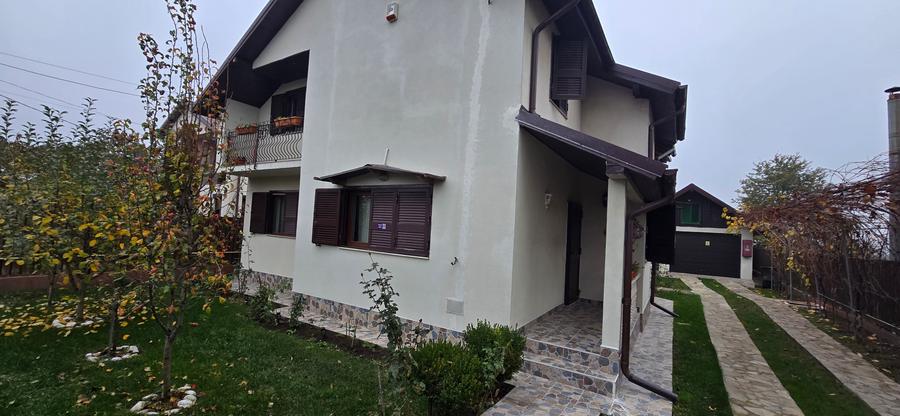 Casă individuală cu 5 camere cu Garaj în Petrești