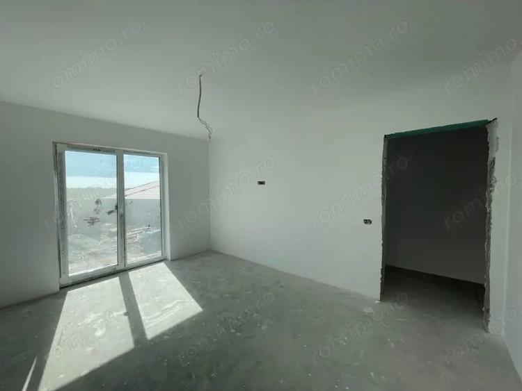Casă cu 4 camere cu Teren 275 Mp în Urseni