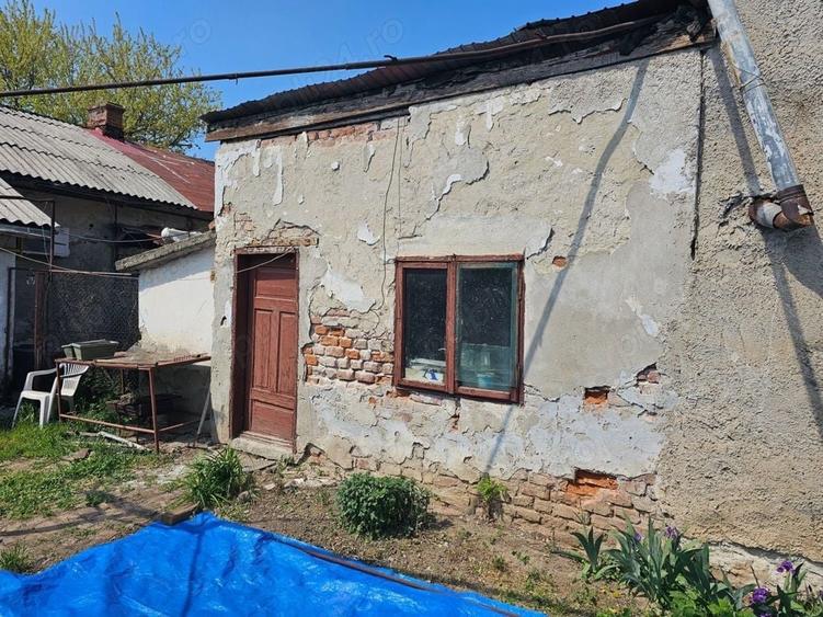 Casă cu 4 camere cu Teren 120 Mp în Obor