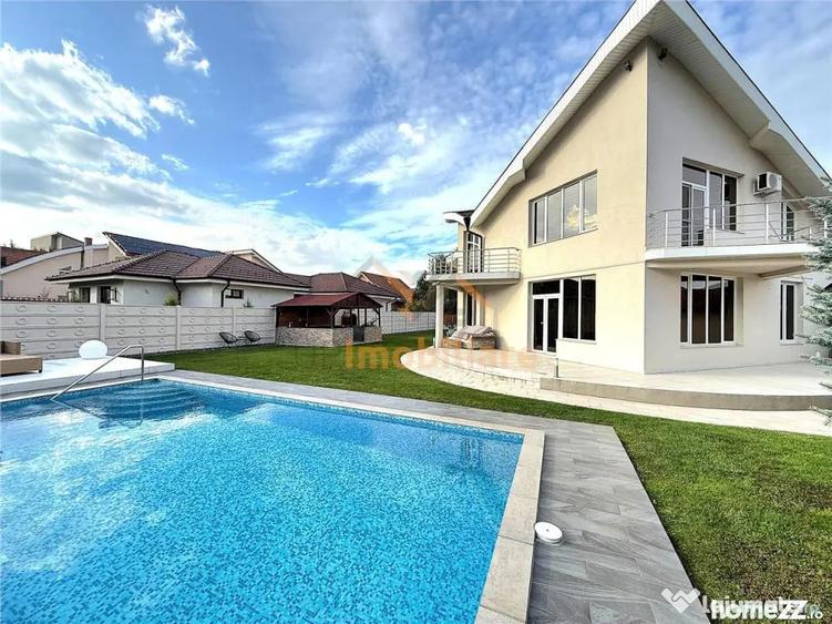 Casă cu 6 camere cu Piscina în Sânmartin