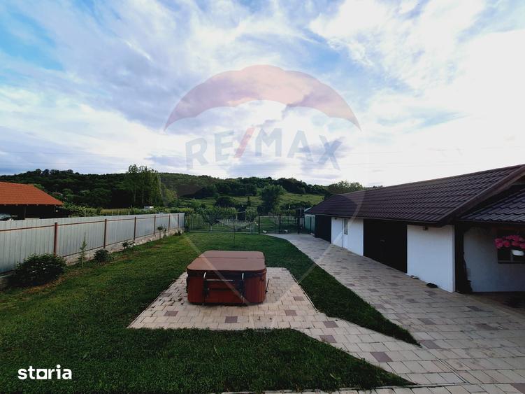 Casă cu 5 camere cu Teren 2100 Mp în Hidiș