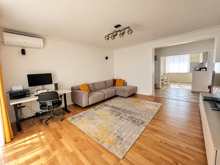 Apartament cu 3 camere decomandat, mobilat în Torontalului