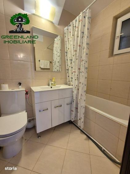 Apartament cu 3 camere decomandat în Podu Roș