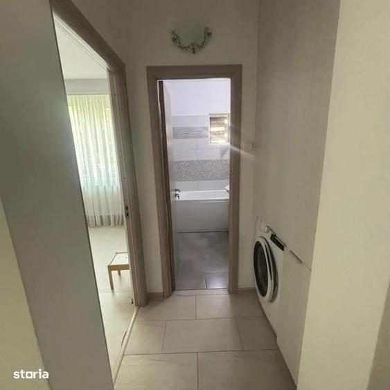 Apartament cu 2 camere semidecomandat în Craiovei