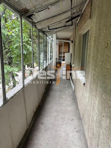 Apartament cu 3 camere decomandat în Podul de Fier
