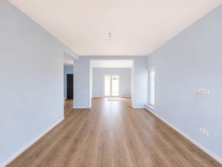 Casă cu 4 camere în Cumpăna