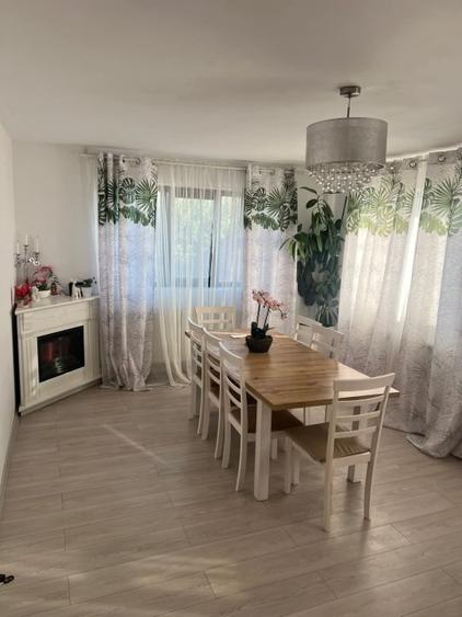 Casă individuală cu 4 camere cu Canalizare în Exterior Est