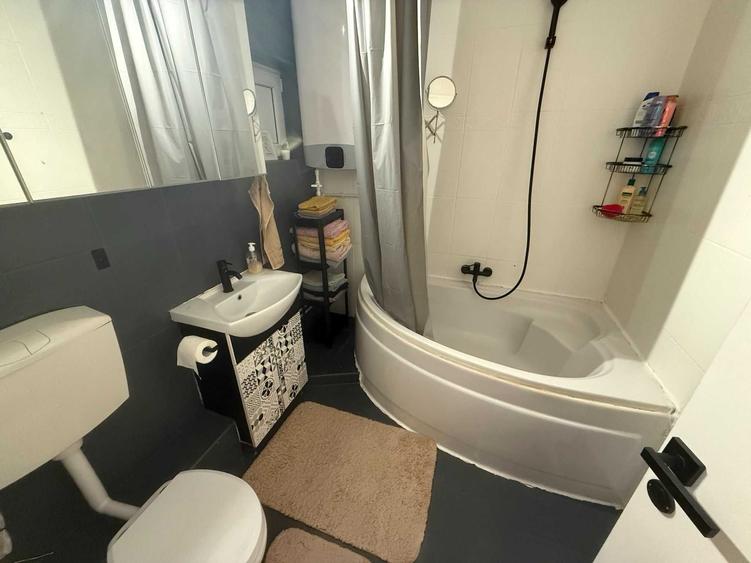 Apartament cu 3 camere decomandat, mobilat în Obor